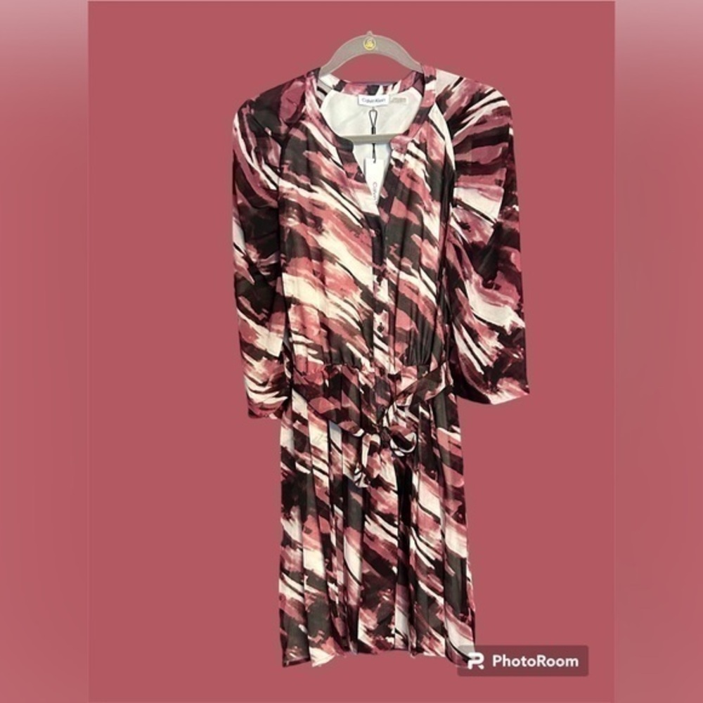 Calvin Klein pink/ burgundy print dress. New.  Size  XL